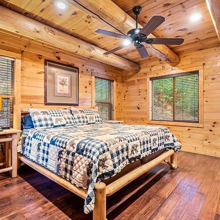 Relaxation Retreat - Pickleball Cabin - Wi-Fi, Fire Pit With Bar, Ev, Game Room, Hot Tub, Pool Access - Mins To Pf Sevierville Dış mekan fotoğraf