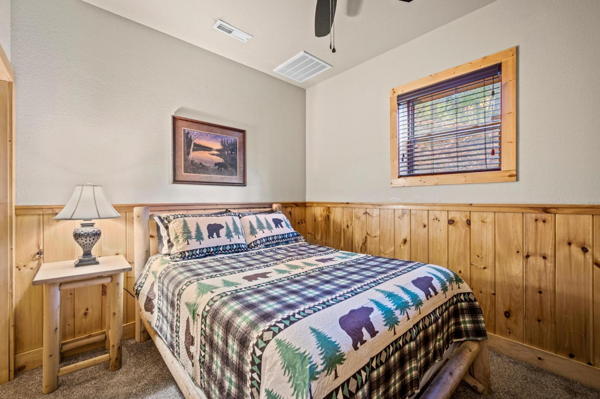 Relaxation Retreat - Pickleball Cabin - Wi-Fi, Fire Pit With Bar, Ev, Game Room, Hot Tub, Pool Access - Mins To Pf Sevierville Dış mekan fotoğraf