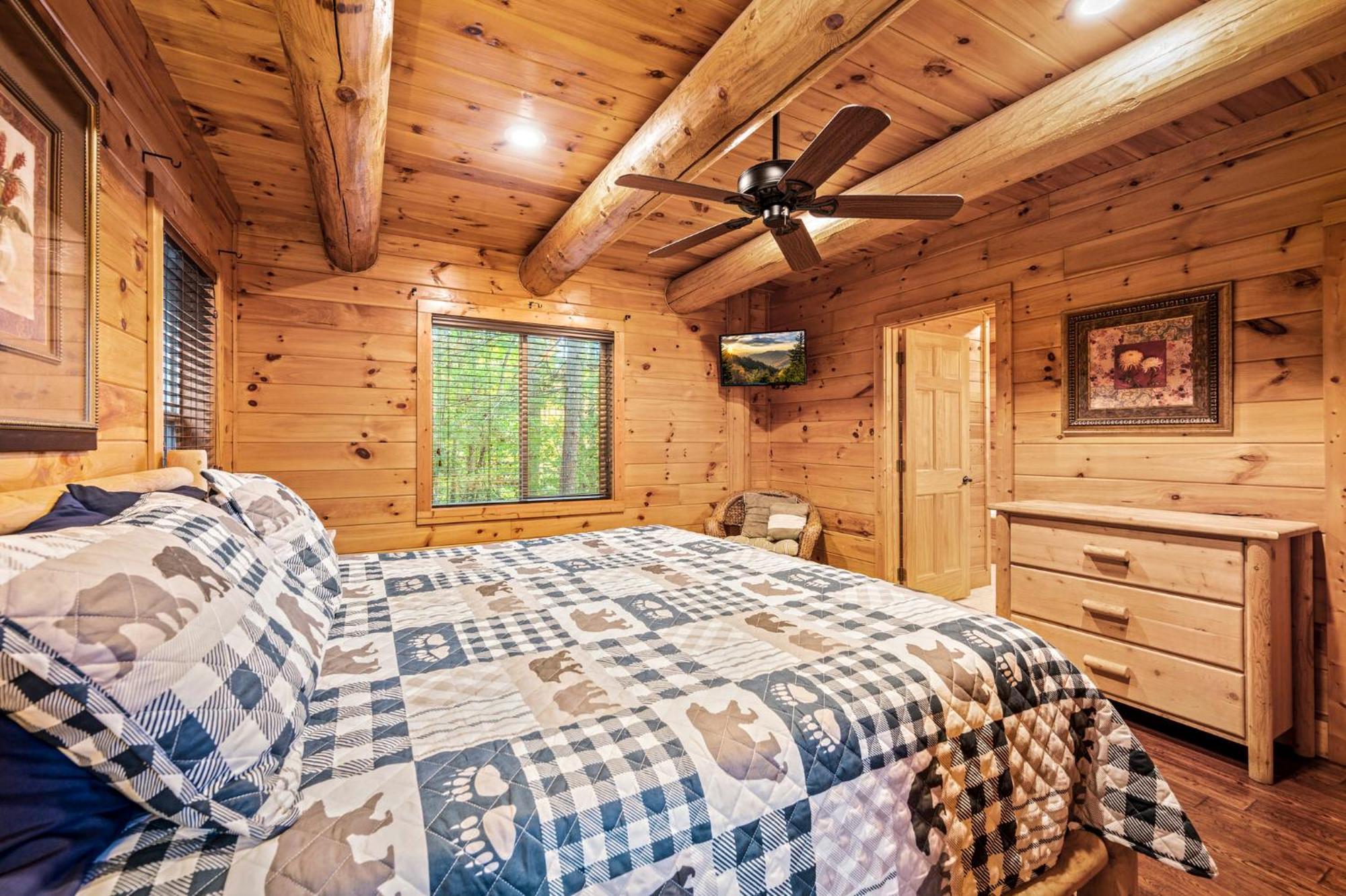 Relaxation Retreat - Pickleball Cabin - Wi-Fi, Fire Pit With Bar, Ev, Game Room, Hot Tub, Pool Access - Mins To Pf Sevierville Dış mekan fotoğraf