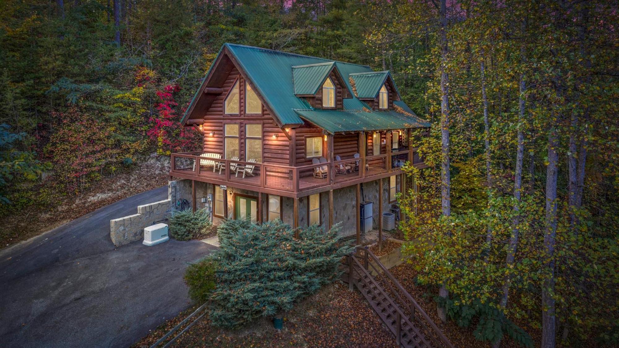 Relaxation Retreat - Pickleball Cabin - Wi-Fi, Fire Pit With Bar, Ev, Game Room, Hot Tub, Pool Access - Mins To Pf Sevierville Dış mekan fotoğraf