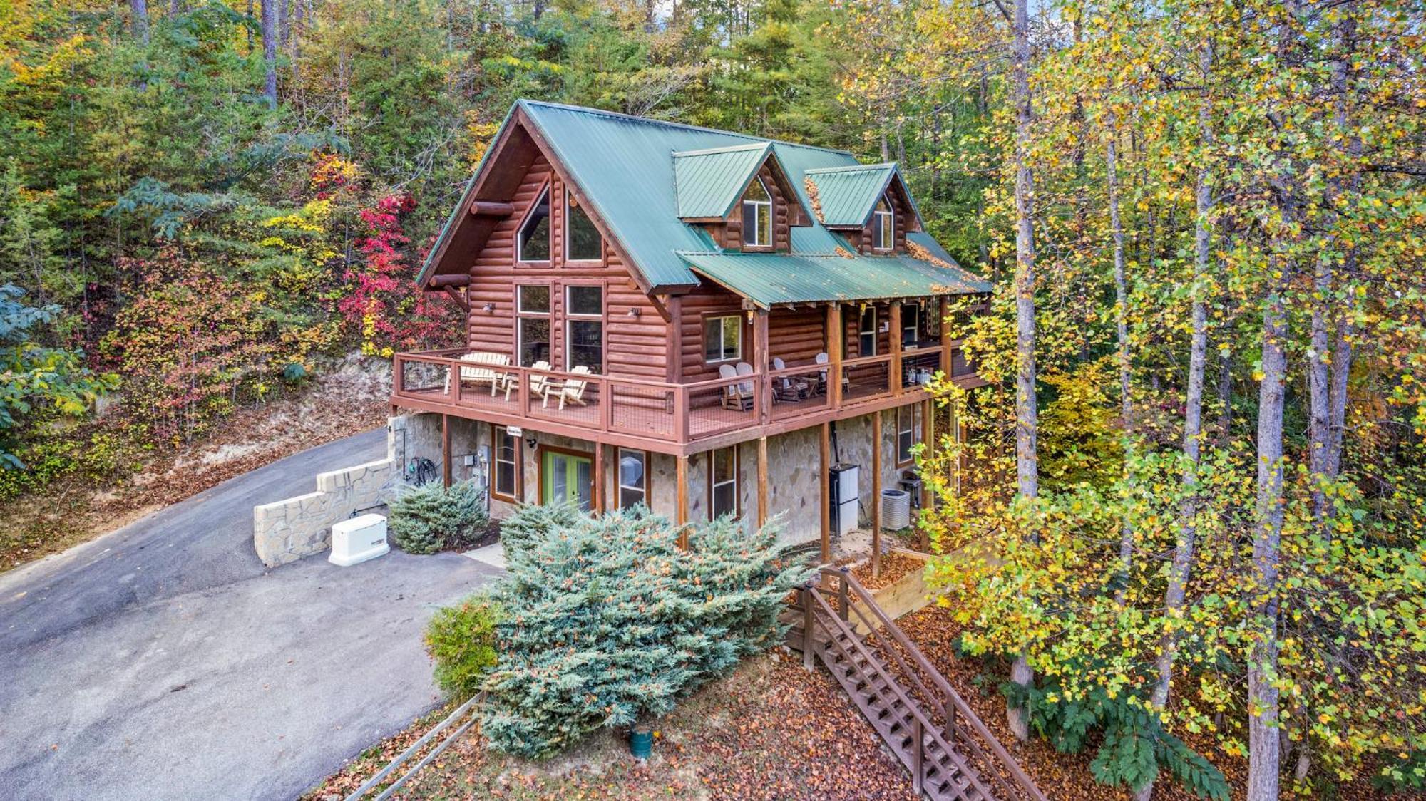 Relaxation Retreat - Pickleball Cabin - Wi-Fi, Fire Pit With Bar, Ev, Game Room, Hot Tub, Pool Access - Mins To Pf Sevierville Dış mekan fotoğraf