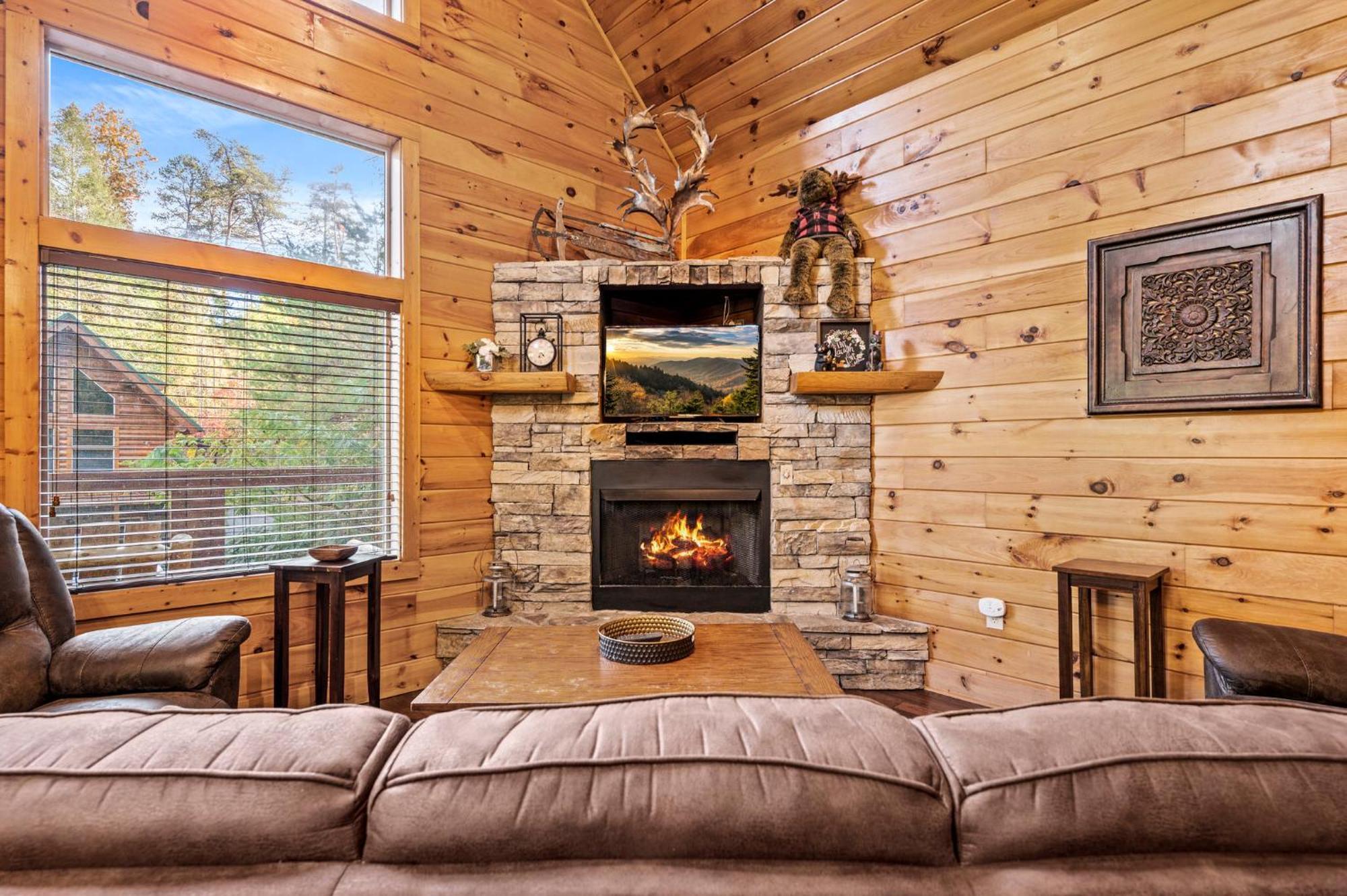 Relaxation Retreat - Pickleball Cabin - Wi-Fi, Fire Pit With Bar, Ev, Game Room, Hot Tub, Pool Access - Mins To Pf Sevierville Dış mekan fotoğraf