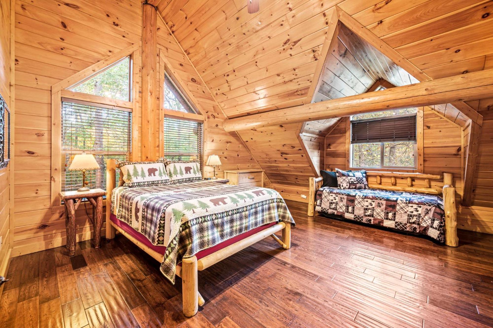 Relaxation Retreat - Pickleball Cabin - Wi-Fi, Fire Pit With Bar, Ev, Game Room, Hot Tub, Pool Access - Mins To Pf Sevierville Dış mekan fotoğraf